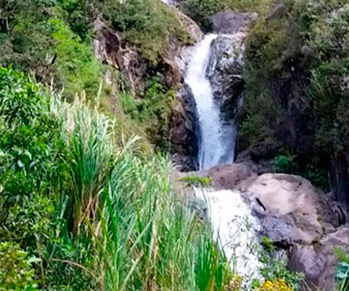 canyoning-waterfall-half-day-ecuador-adventure-travel