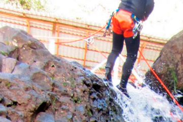 canyoning-waterfall-half-day-ecuador-adventure-travel2